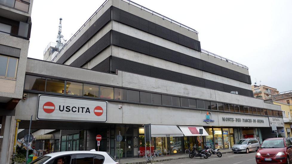 « Il garage Ferrari non è in regola»