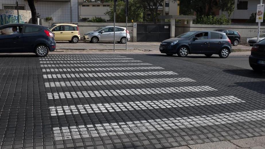 Travolte da un’auto mentre attraversano sulle strisce, gravi 2 donne