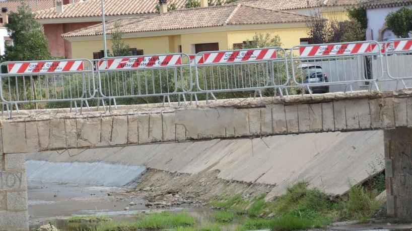 Canali puliti, ma la città strozza i torrenti