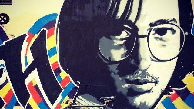 Il graffito sui muri della biblioteca Panizzi: siete favorevoli o contrari?