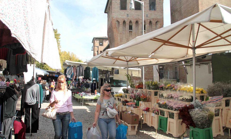 Il mercato ambulante torna a casa 