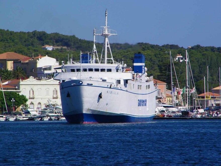 "La Regione sostenga Saremar con gli introiti di Tirrenia"
