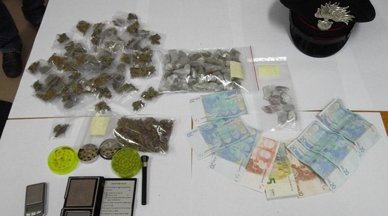 Giovane finisce in carcere per spaccio di marijuana