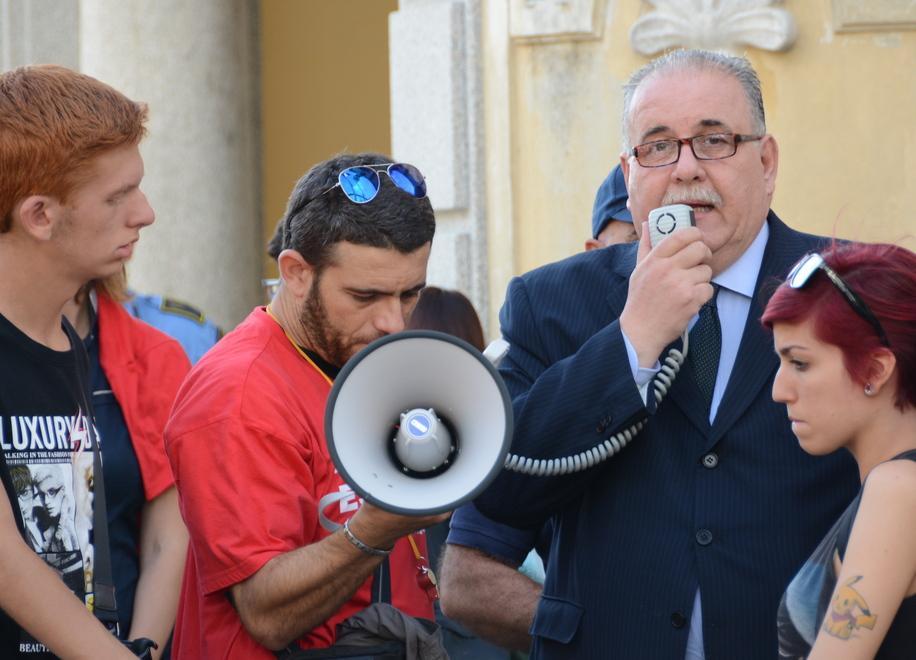 Studenti e lavoratori insieme in trincea 