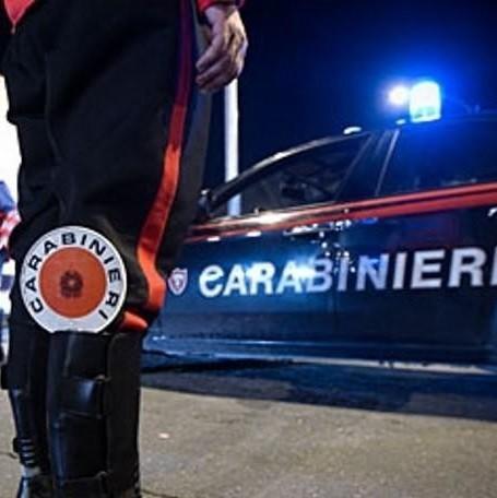 Rubano un’auto ma vengono fermati 