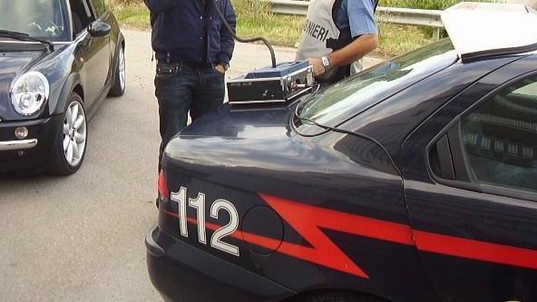 Tre uomini e due ragazze guidavano ubriachi: denunciati