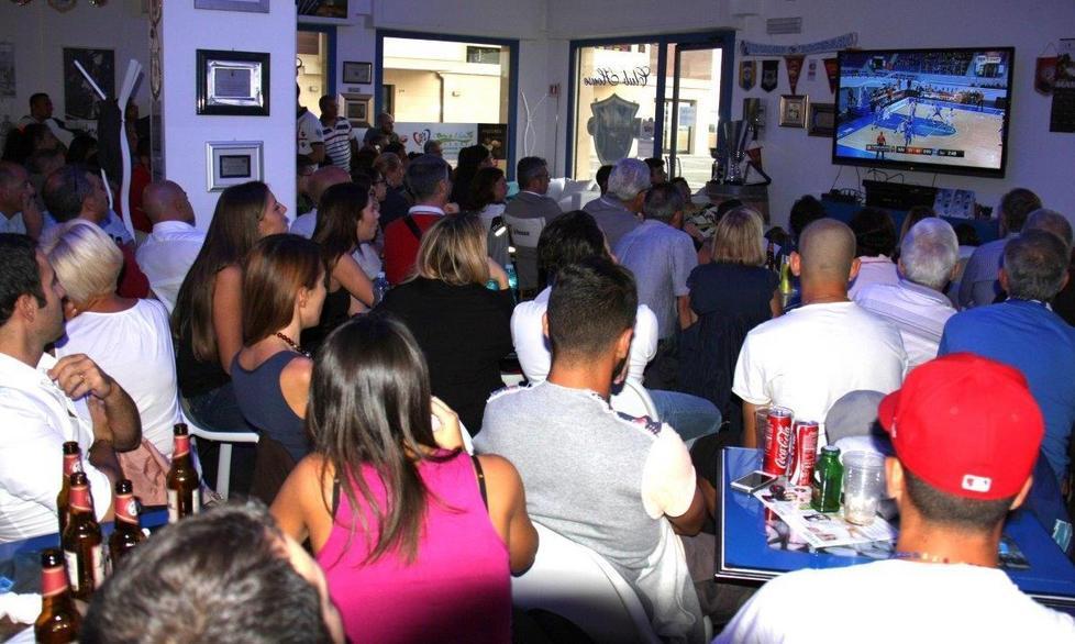 La Club House ribolle: «Che peccato»