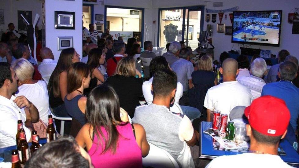 La Club House ribolle: «Che peccato»