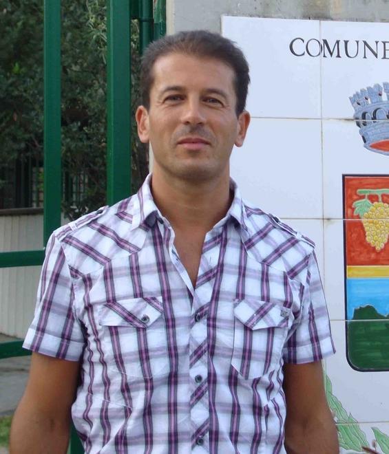Padru, lavori in ritardo in via della Libertà. L’opposizione: «Così si rischiano allagamenti»