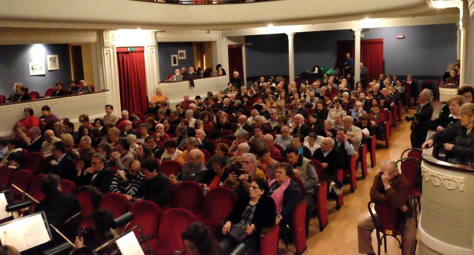 ‘In famiglia al De Micheli’ e il teatro diventa una casa 