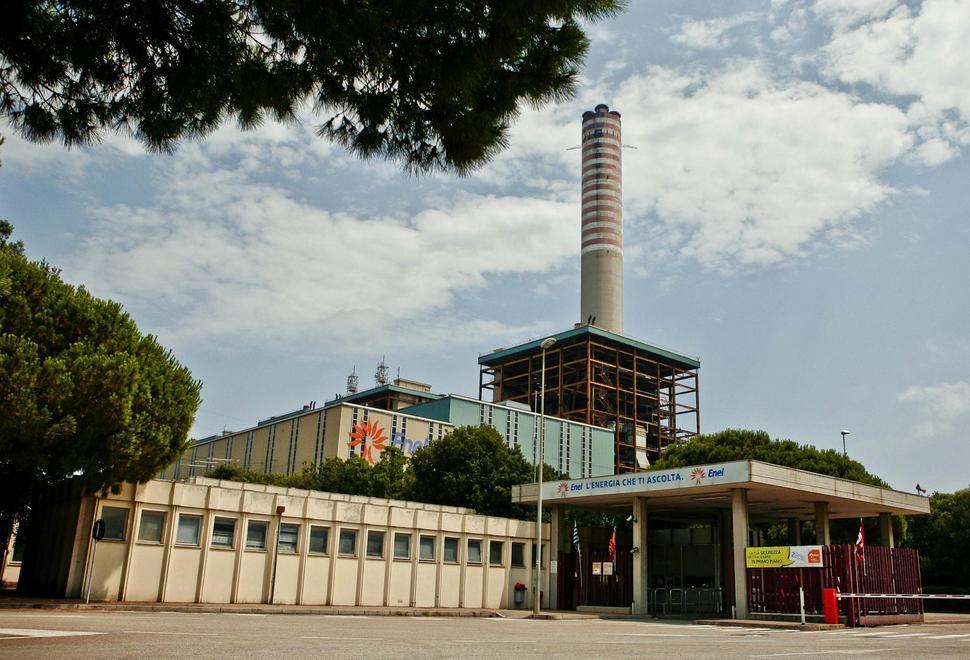 L’Enel rinuncia alla riconversione della centrale