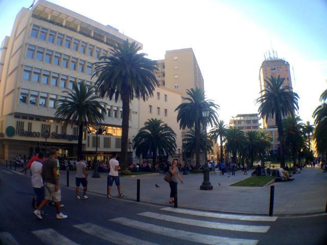 «Puliamo il centro»: su Fb la riscossa 