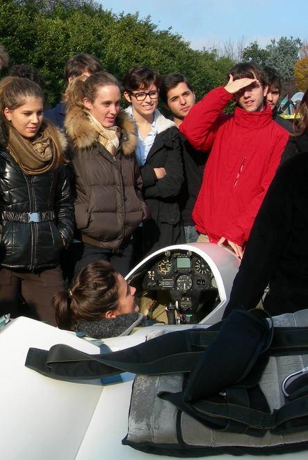 Gli studenti del liceo Roiti scoprono gli alianti