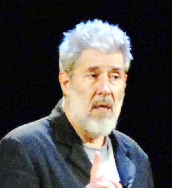 Benvenuti apre la stagione con un monologo 