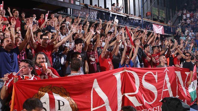 GLI abbonati non tradiscono: palasport gremito, nonostante la juventus