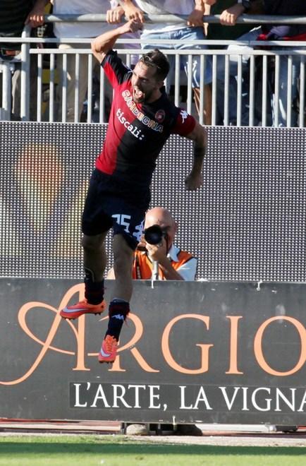 Avelar e Sau rianimano il Cagliari 