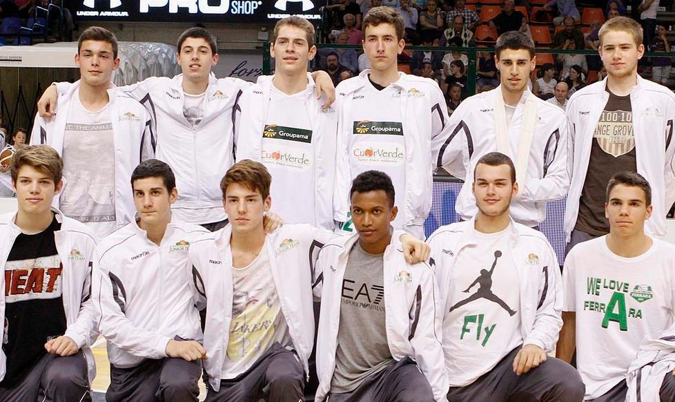Nell’intervallo la passerella delle squadre giovanili della vis 2008