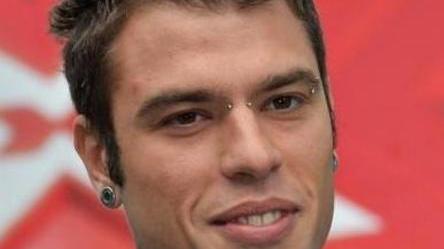 Fedez e Gasparri, lite on line