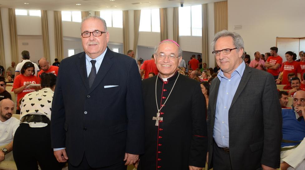 L’assemblea sceglie la linea dura 