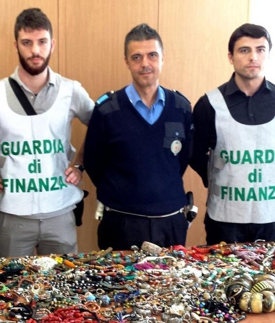 Finanza, multe e controlli sugli ambulanti