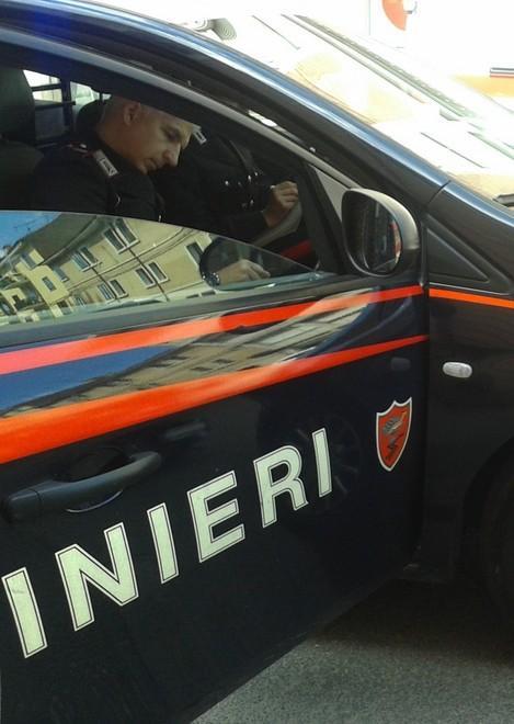 Dopo il litigio lo colpisce con una mazza da baseball 