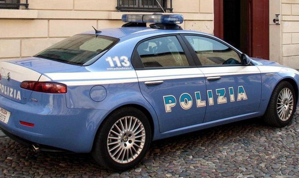 Tenta di rubare bici, bloccato dagli agenti 