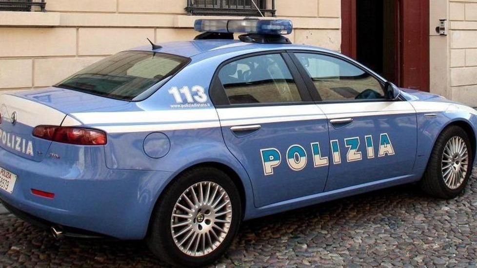 Tenta di rubare bici, bloccato dagli agenti