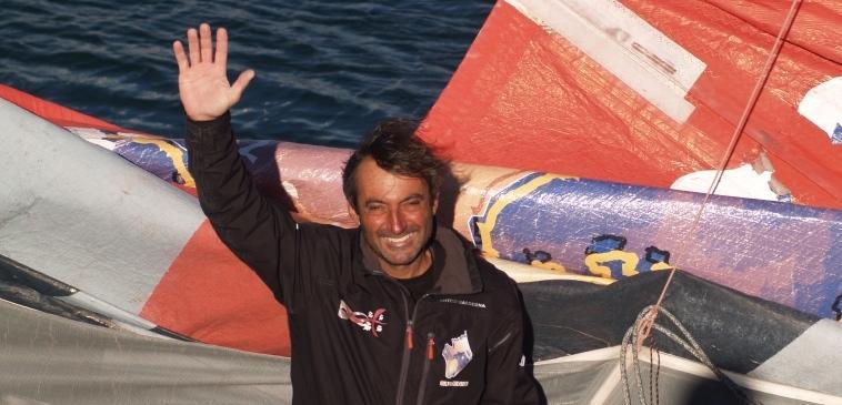 Andrea Mura aiuta i bambini poveri della Cambogia