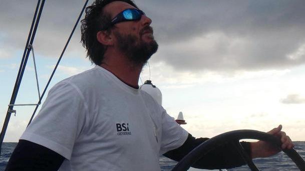 Giovanni Soldini getta la spugna l’Atlantico lascia in panne la sua Maserati