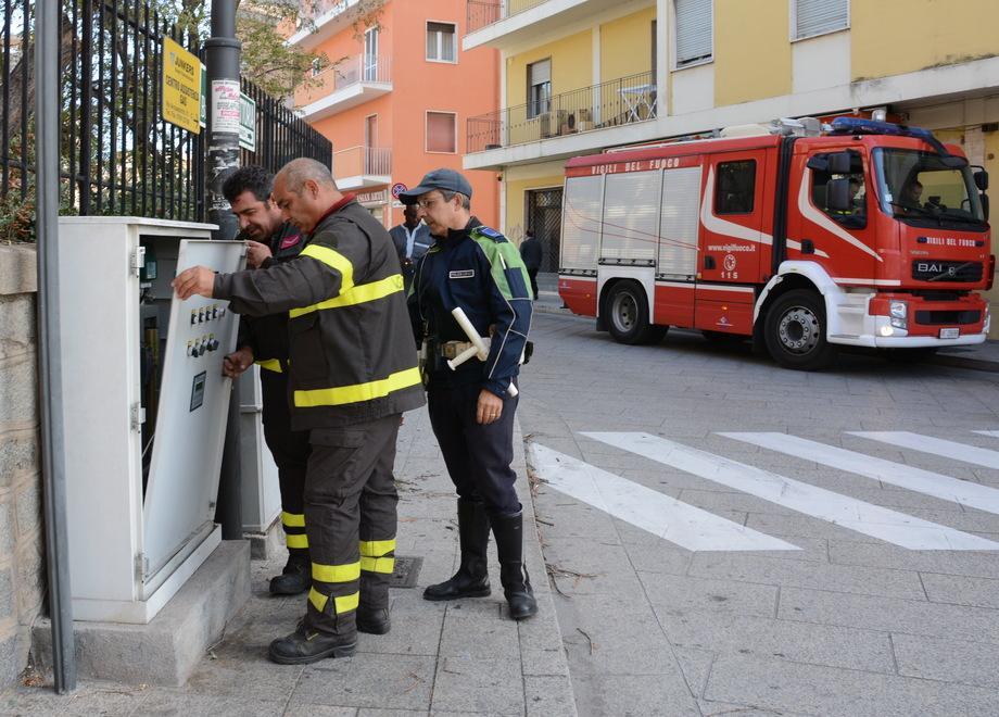 Forte vento in città, i vigili al lavoro
