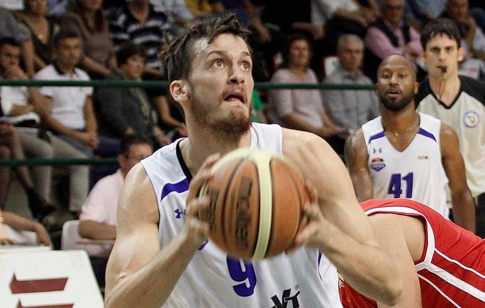 Amici torna a lavorare in gruppo Nove fedelissimi a Verbania