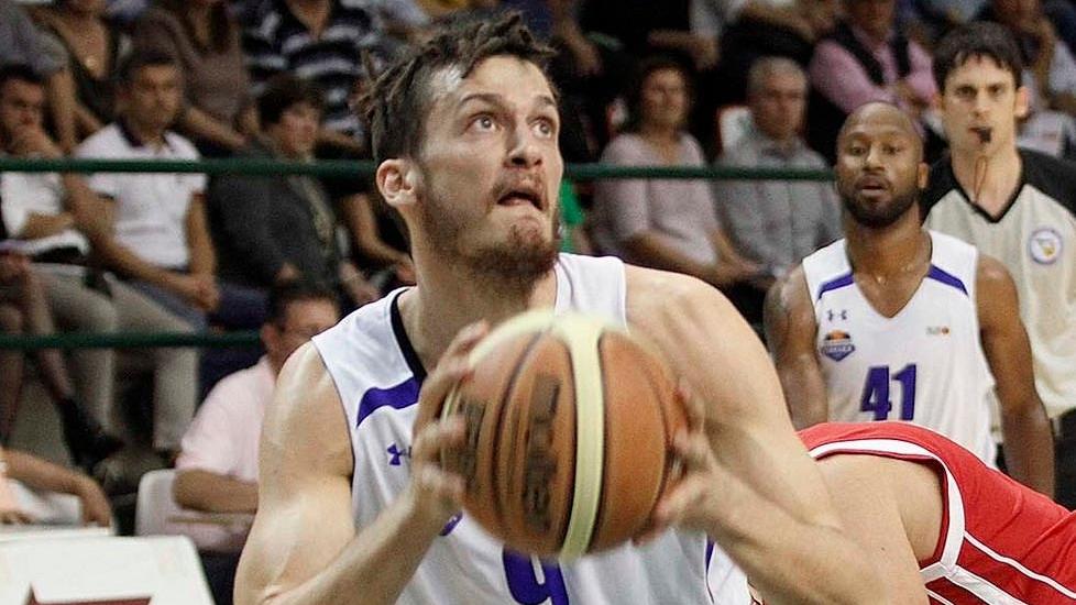 Amici torna a lavorare in gruppo Nove fedelissimi a Verbania