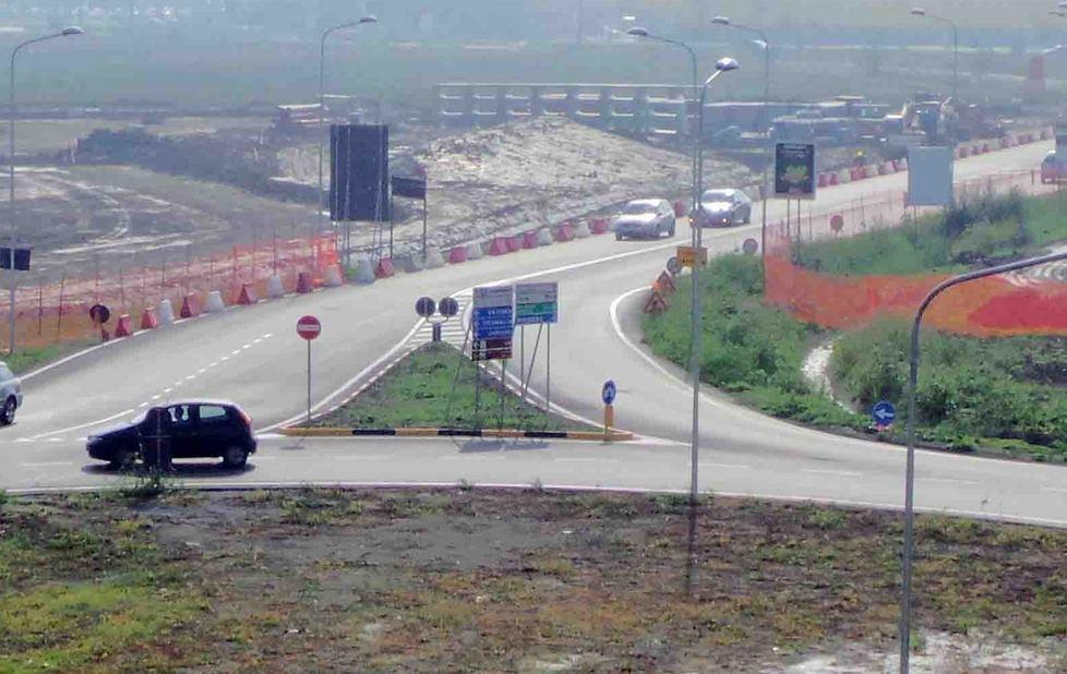 Chiude un pezzo di via Ferraresi 