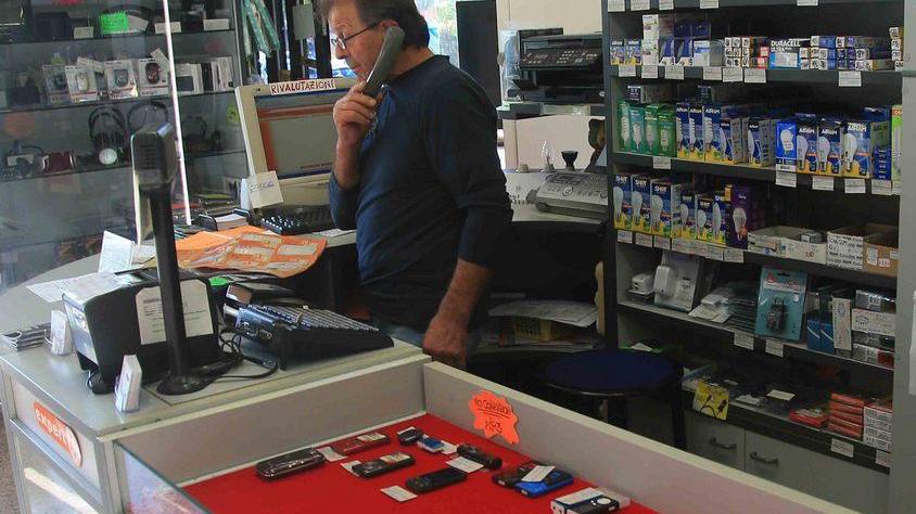 Ladri in azione nel negozio Elettro Market