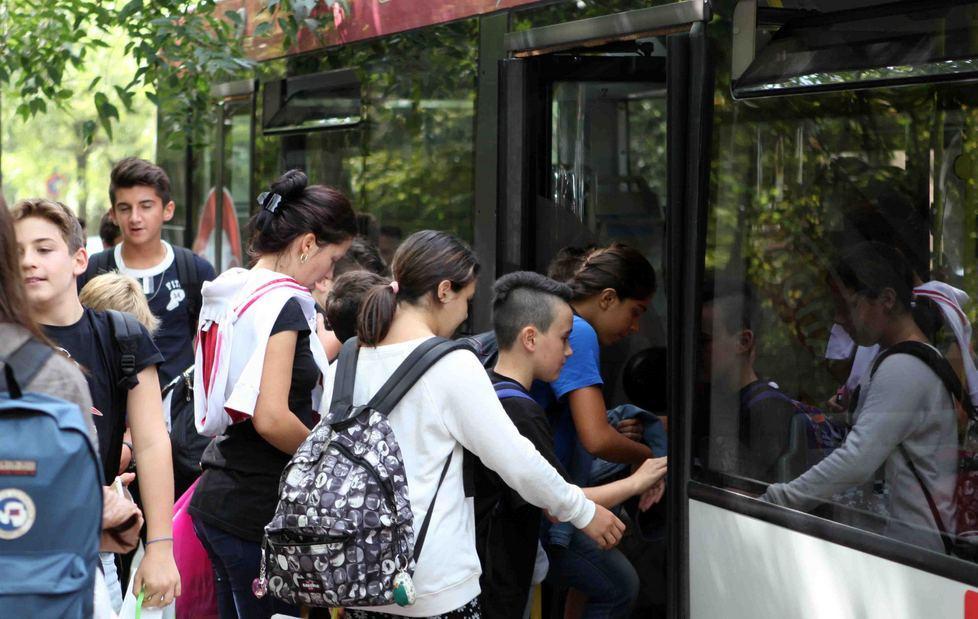 Allarme bullismo gli agenti incontrano a scuola gli studenti 