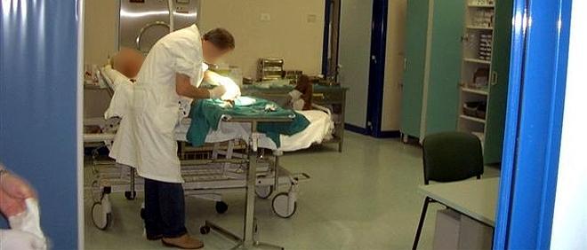Sassari, la segretaria visitava i pazienti: arrestata assieme al medico