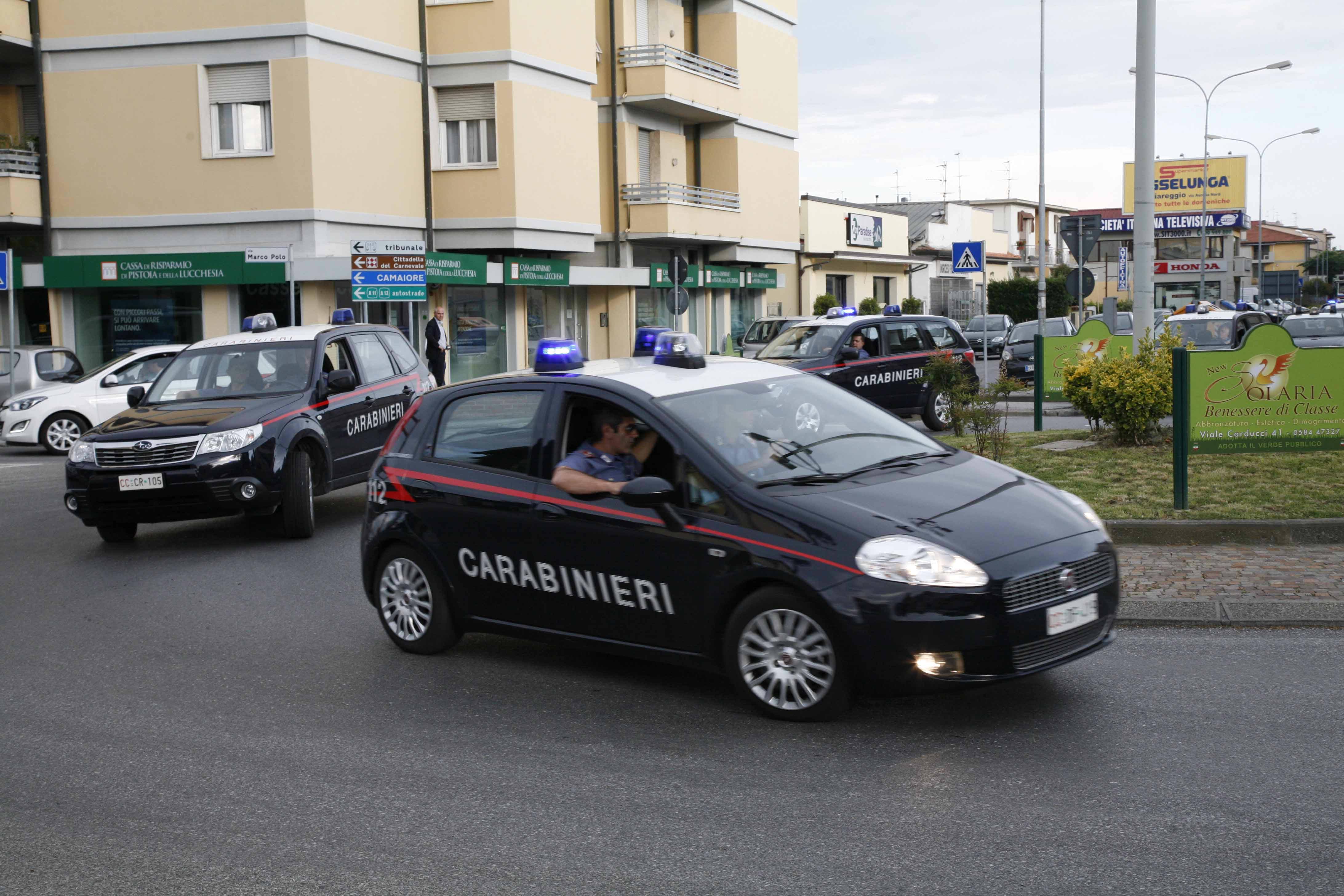 Una volante dei carabinieri