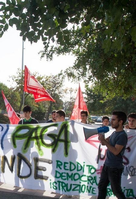 «Scuola di Renzi», confronto col sottosegretario