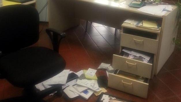 Ladri di notte alla biblioteca Cionini