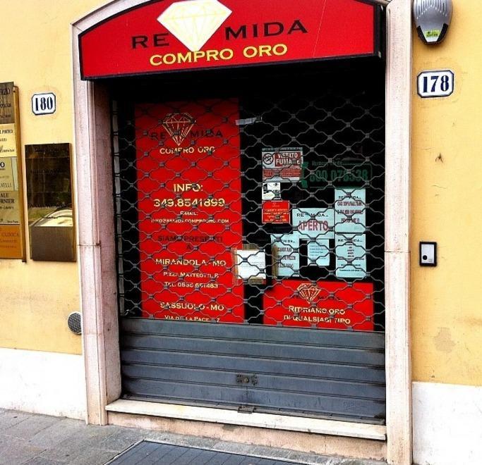 “Re Mida”: tre gestori di negozi davanti al gup