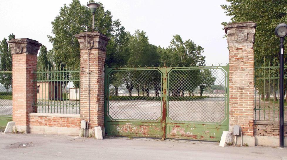 Dirigenti dell’Enumplan all’ex zuccherificio di Bondeno