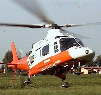 Anziano ciclista urtato da un’auto 