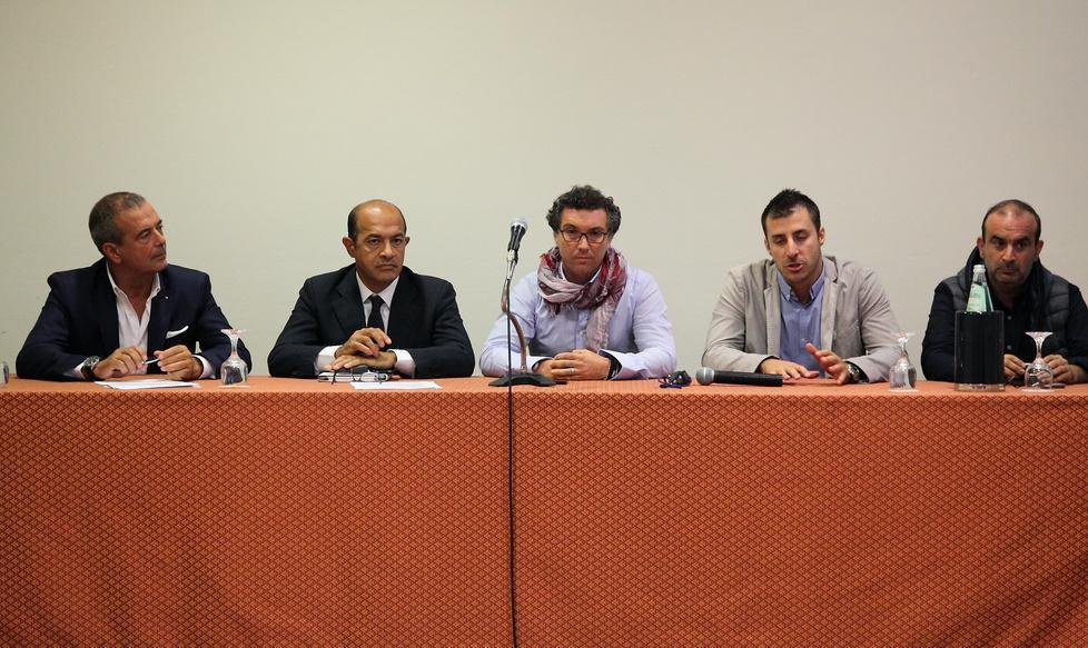 Lampis: «Serve per tutti» Tedde: «È un boomerang»