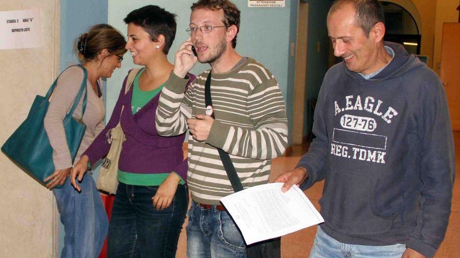 In tribunale la consegna di liste e firme