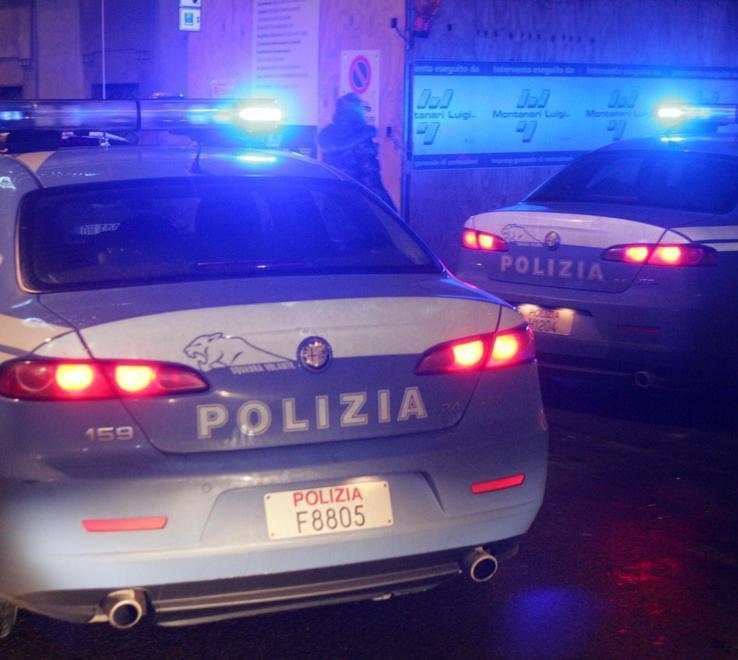  Fugge e perde mezzo chilo di fumo 