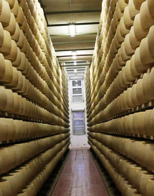 Parmigiano Reggiano, è allarme truffe 