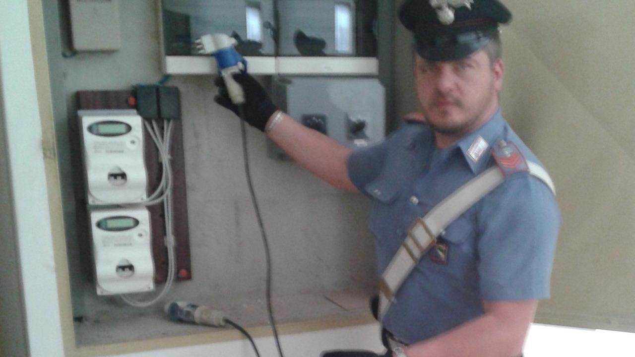Bolletta alle stelle, è il vicino che "succhia" l'elettricità