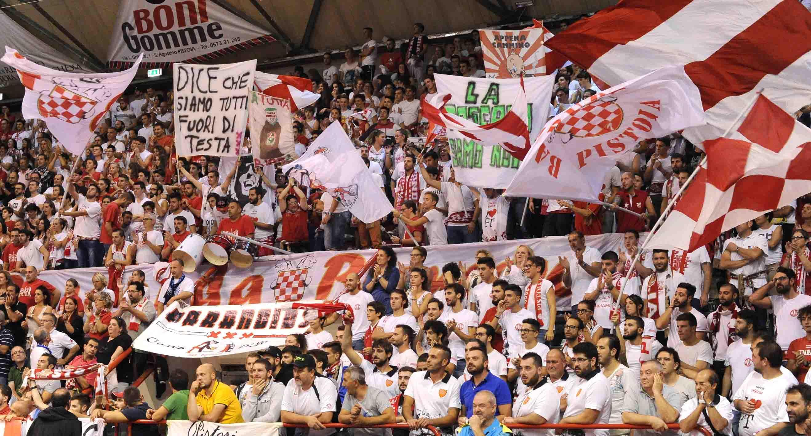 I tifosi del Pistoia Basket