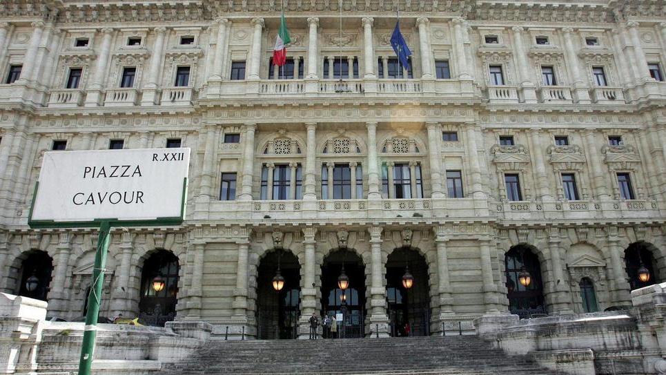 «Contro chi violentò mia figlia e i giudici»