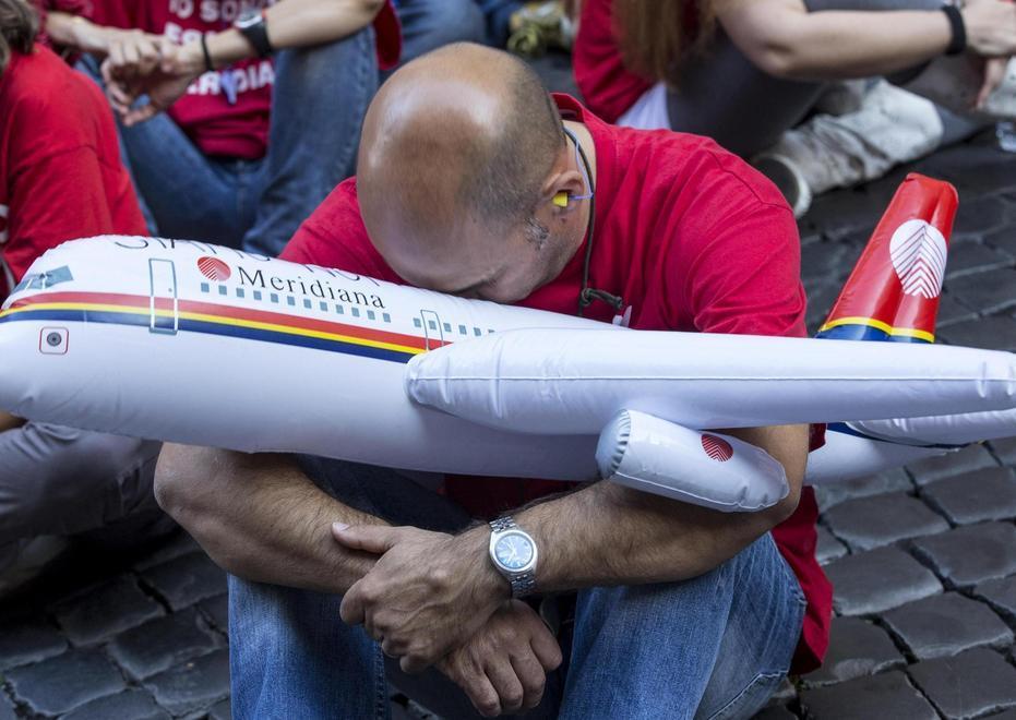 Meridiana: scatta la rivolta dopo il via ai licenziamenti 